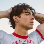 Joe Jonas riflette sul flop dell’album di debutto