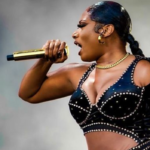 Megan Thee Stallion ricorda la decisione di staccare la madre dal supporto vitale