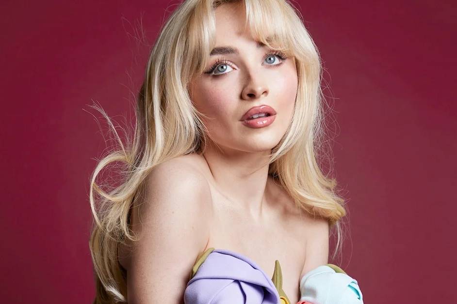 Sabrina Carpenter in vetta alle classifiche UK con Man’s Best Friend e altri due album in Top 10